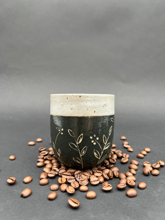 Sgraffito Becher S/W